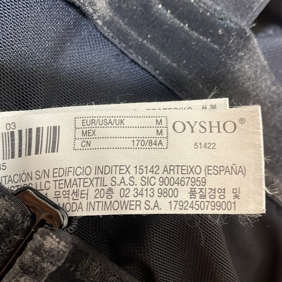 Oysho Black Velvet Sports Bra. - Picture 8 of 8